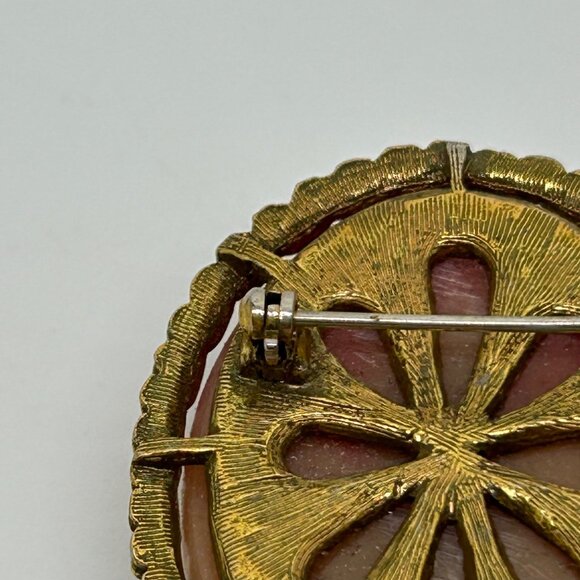 Vintage Coro Signed Cameo Brooch Two Dancing Graces Design In Resin Gold-Tone - Picture 8 of 16